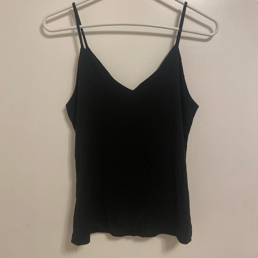 Chic Black Fitted Sleeveless Tank Top